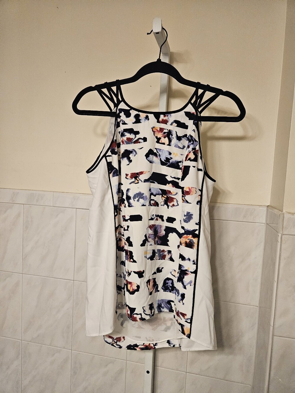 WHITE HOUSE BLACK MARKET BLOUSE